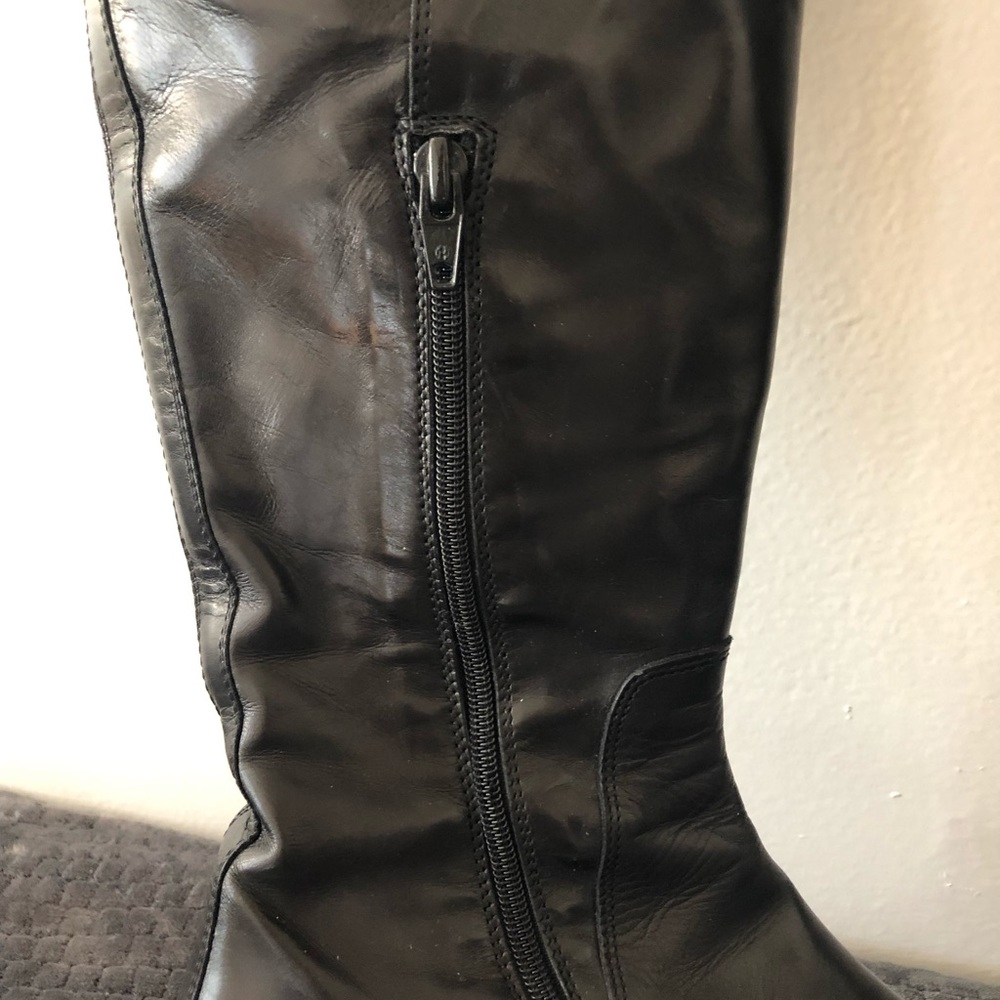AGL Italian leather boots. Size 38 (8).